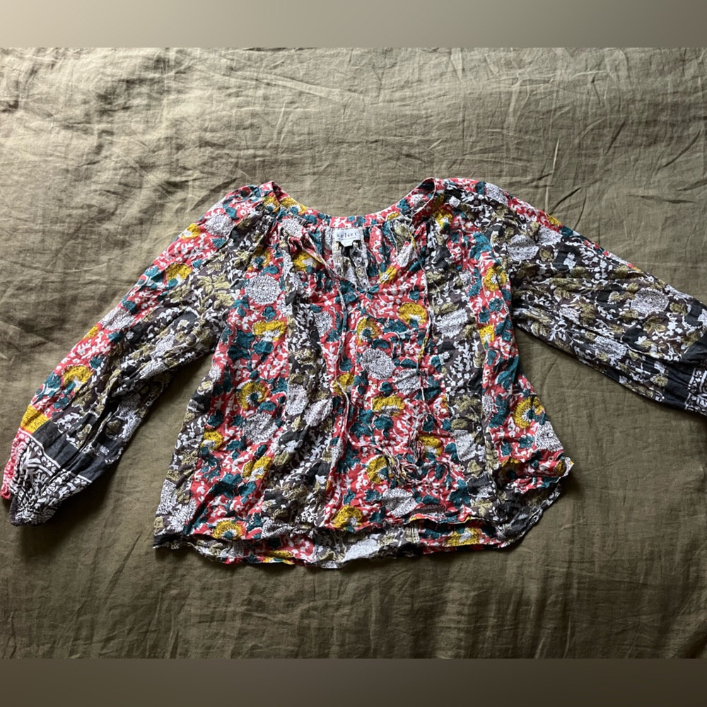 Velvet by Graham & Spencer long sleeve blouse size S